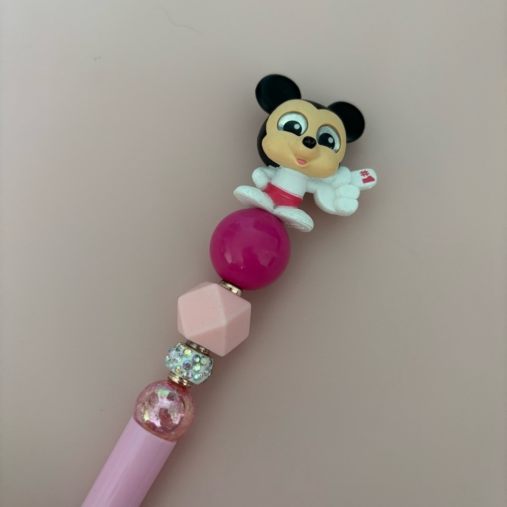 Disney Doorables: Mickey Mouse: Cheerleader Mickey Mouse handmade beaded pen